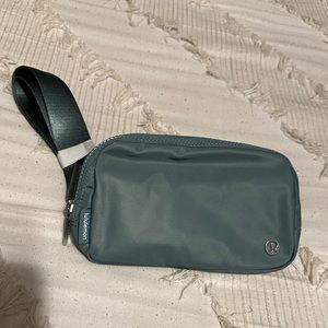 Discontinued lululemon belt bag